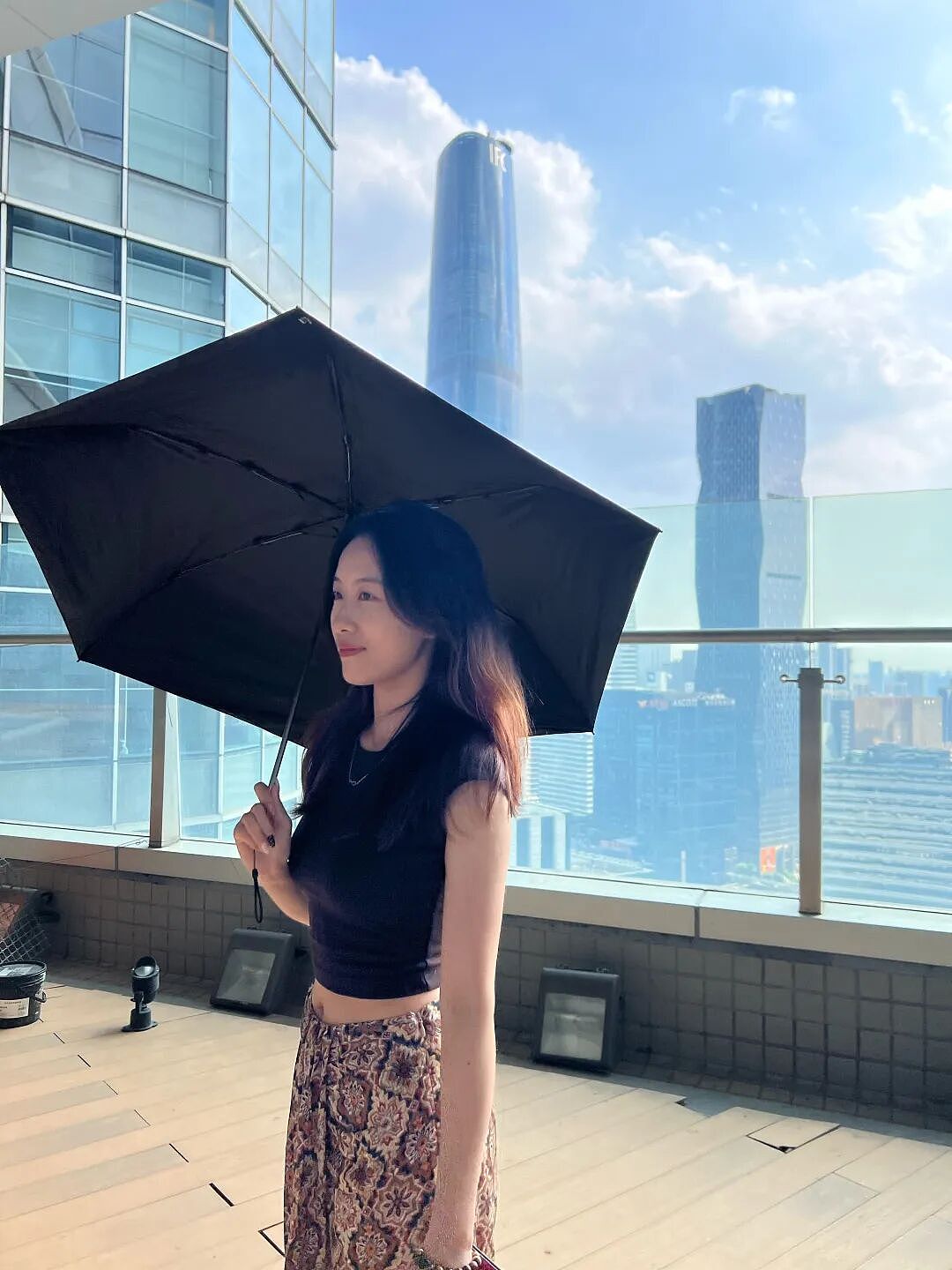 【时尚】聊点实用的：38°高温天出门，全靠它们保持体面美丽（组图） - 27