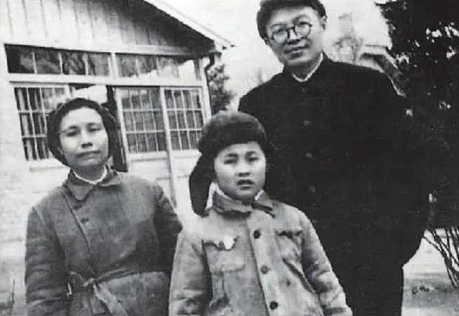 【情感】长征路上,毛主席促成一段姻缘:万里征途为聘,相伴41年,将全部积蓄上交国家(组图) - 4