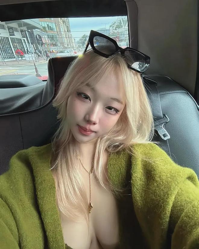 【美女】高颜值辣妹子，腰身纤细，波涛汹涌，丰满身材，极致腰臀比太迷人（组图） - 17