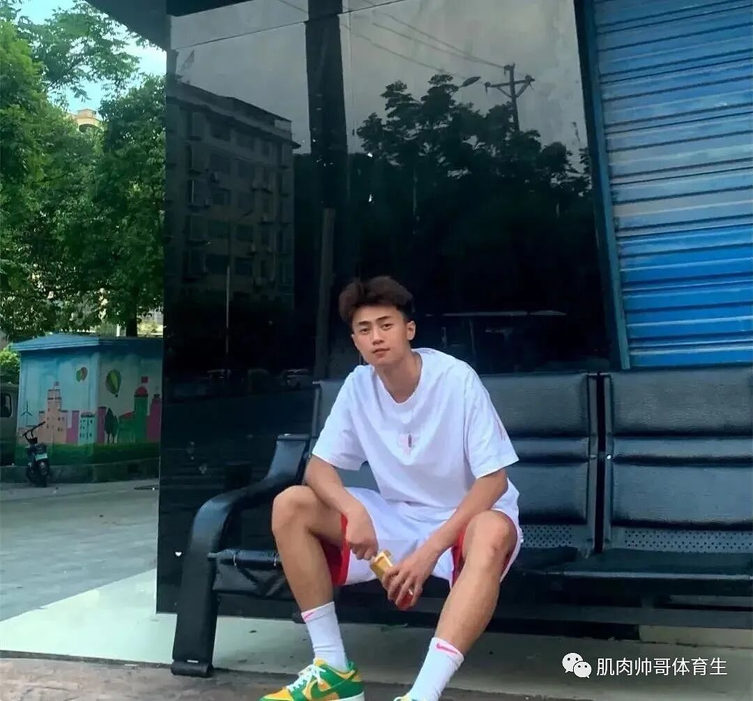 【帅哥】篮球体育生，这样帅气的同学请给我来一打（组图） - 14