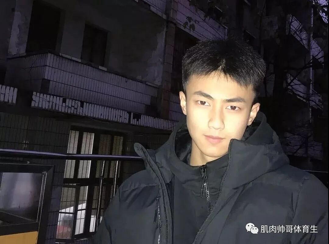 【帅哥】篮球体育生，这样帅气的同学请给我来一打（组图） - 4
