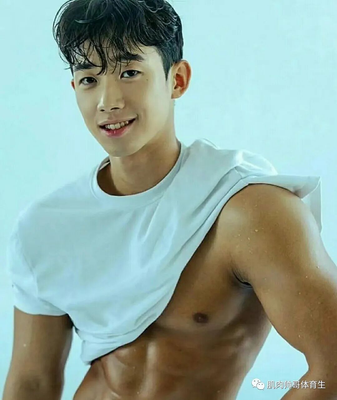 【帅哥】健身大男孩，肌肉帅哥体育生（组图） - 2