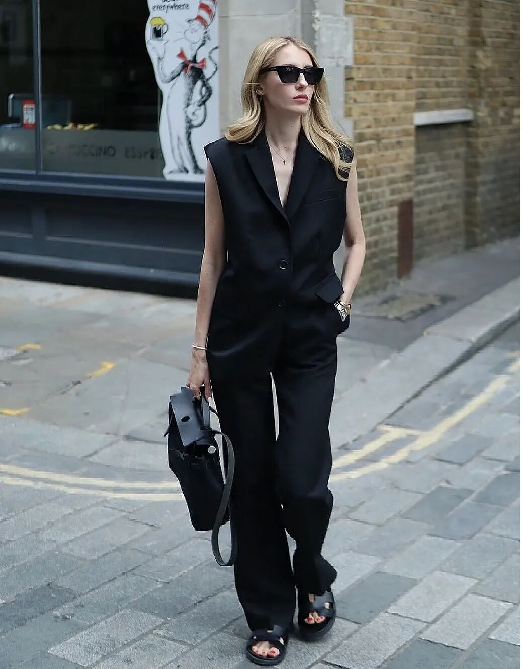 【时尚】今年夏天“爆火的小黑裤”，怎么穿都时髦显瘦！（组图） - 8