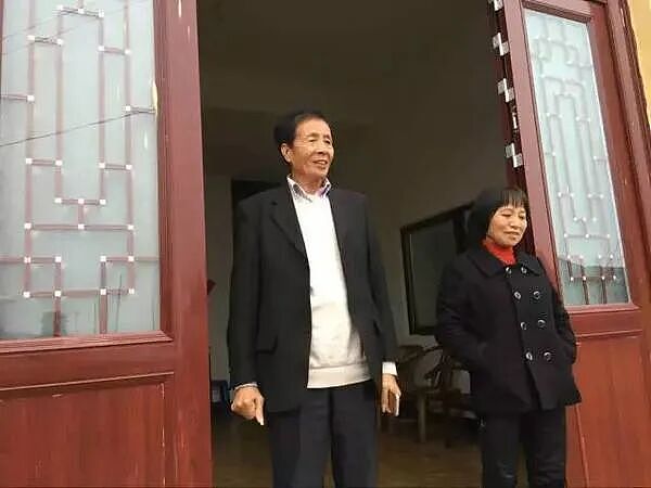 【情感】13年前,西班牙华裔富商爱上57岁农妇,舍弃亿万家产归隐山田,如今怎么样了(组图) - 6