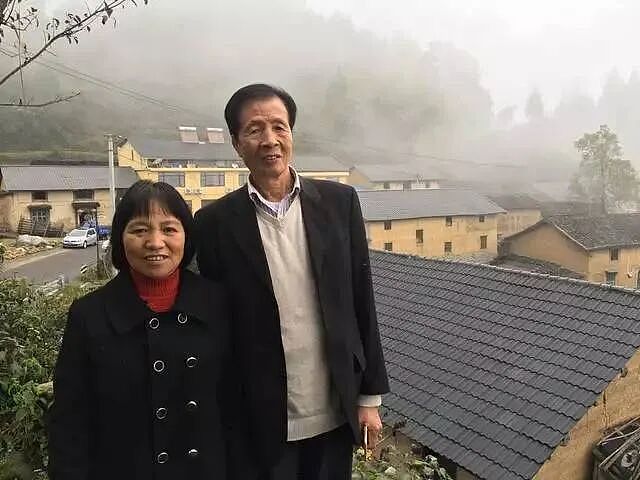 【情感】13年前,西班牙华裔富商爱上57岁农妇,舍弃亿万家产归隐山田,如今怎么样了(组图) - 2
