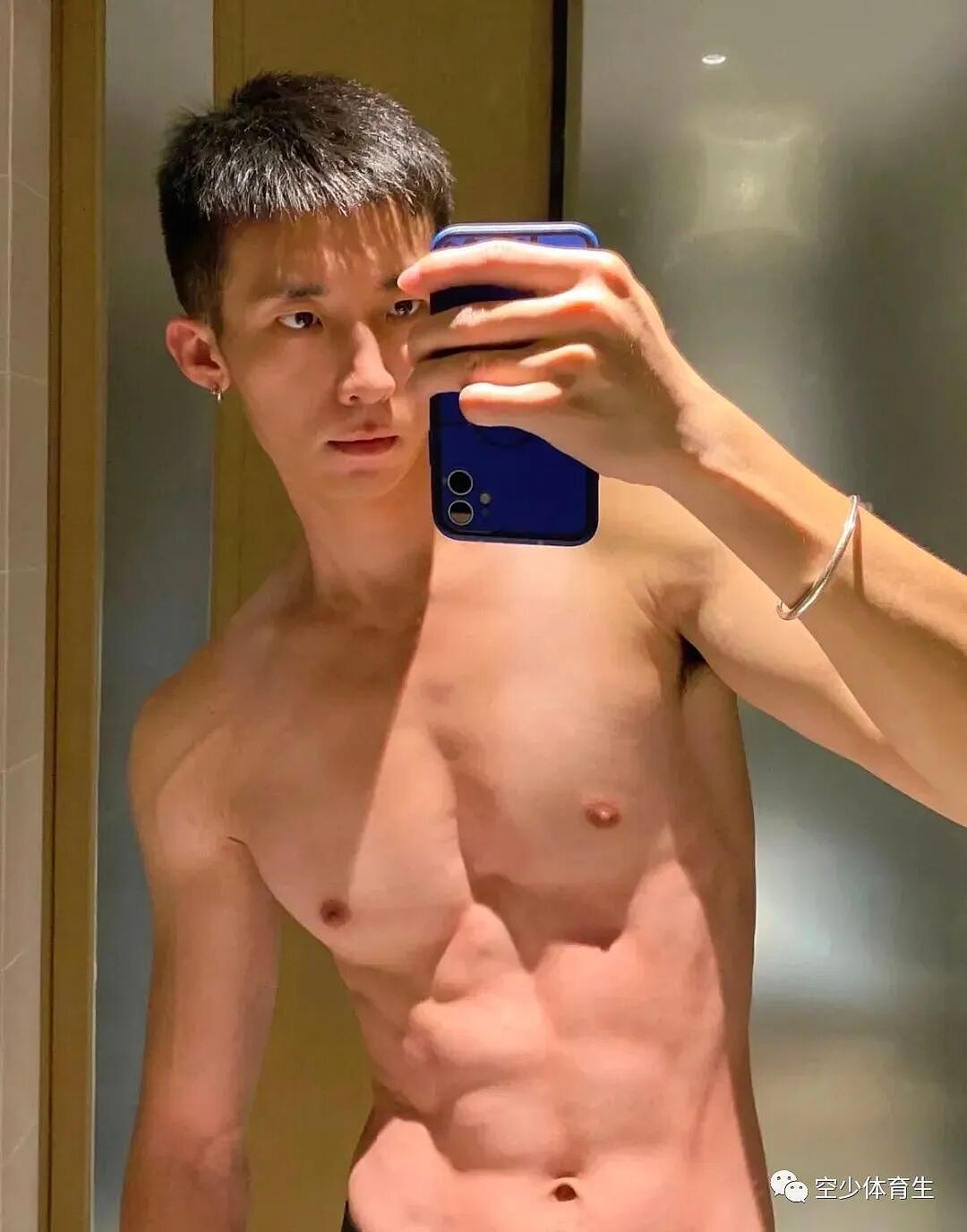 爱运动的小哥哥,好身材谁不爱呢(组图) - 1