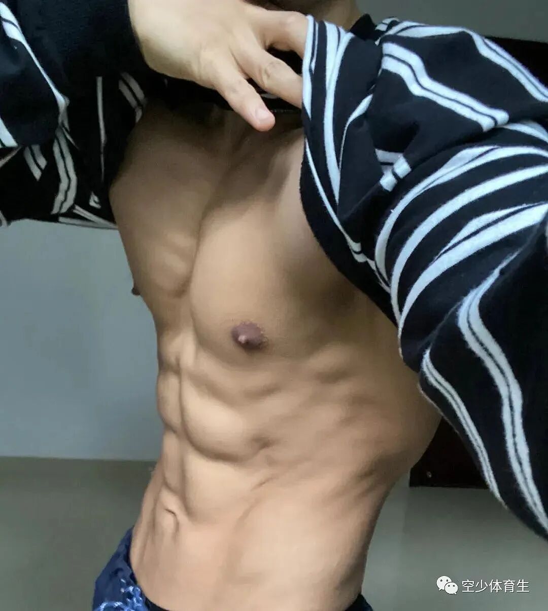 爱运动的小哥哥,好身材谁不爱呢(组图) - 3
