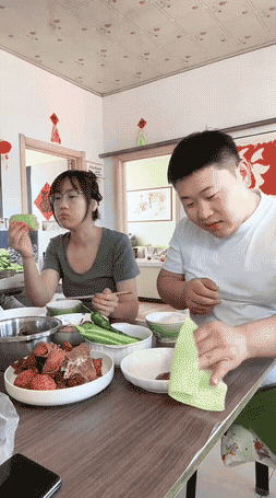 婚后两年没有亲密接触,一碰妻子就生理性反胃呕吐,猜猜男方娶妻一共花费多少?(组图) - 9