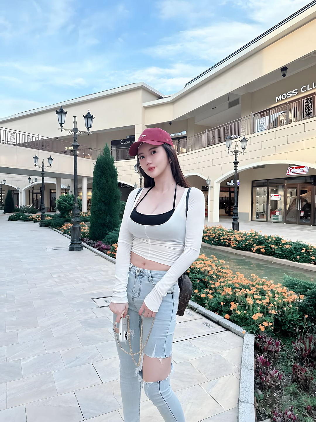 美女|修身辣妹 长腿吸睛(组图) - 3