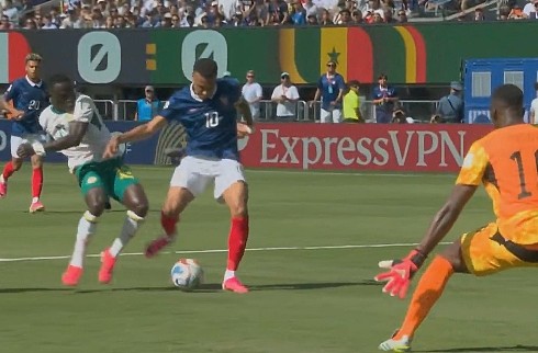 开门红！法国3-1塞内加尔，姆巴佩双响成法国队史射手王 - 8