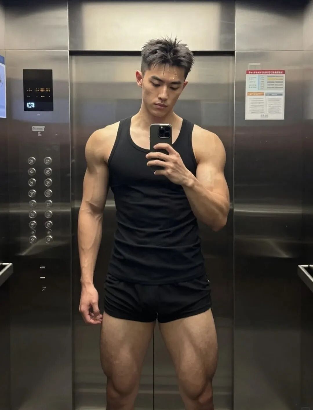 超帅的肌肉男大!你告诉我这是AI?(组图) - 2
