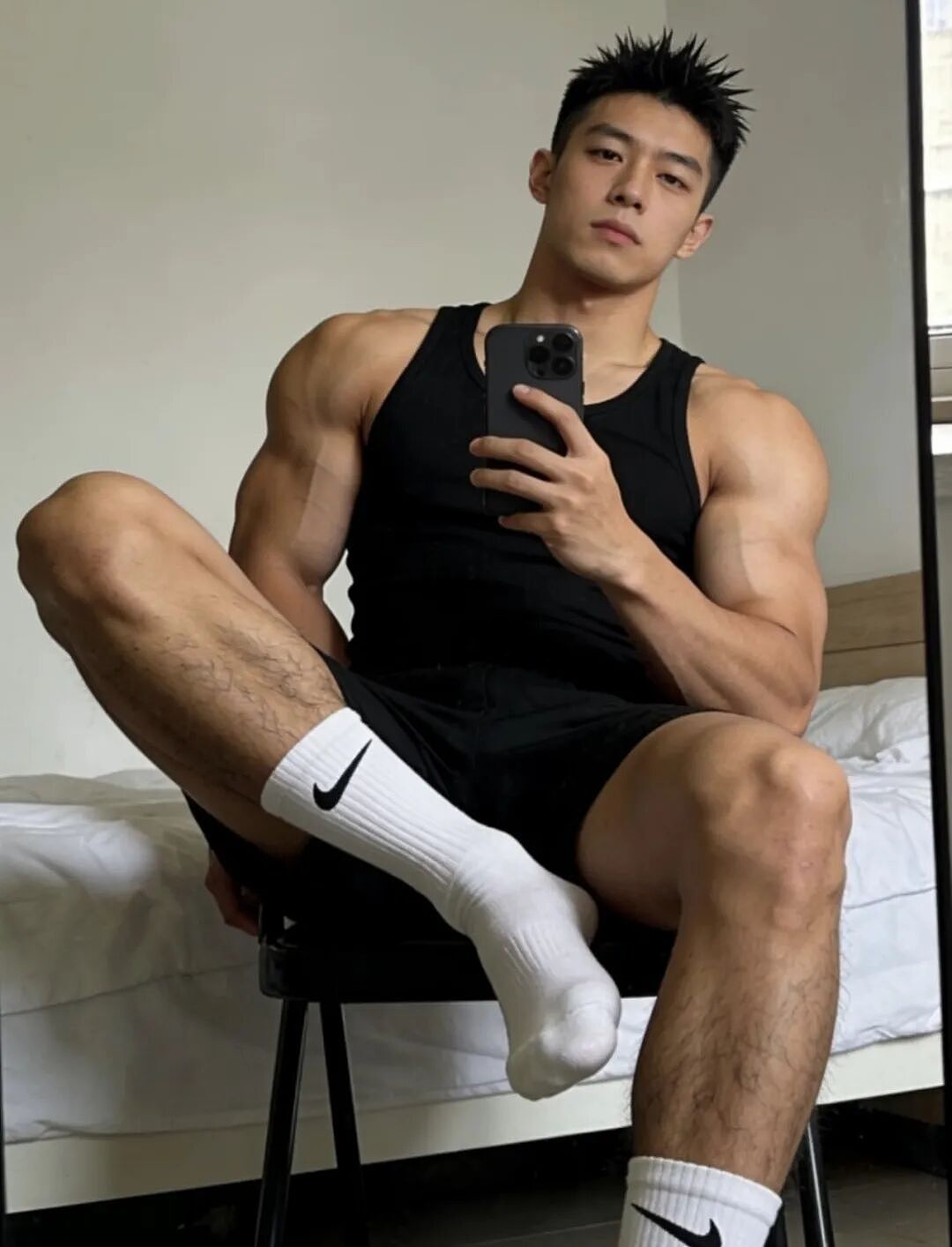 超帅的肌肉男大!你告诉我这是AI?(组图) - 11