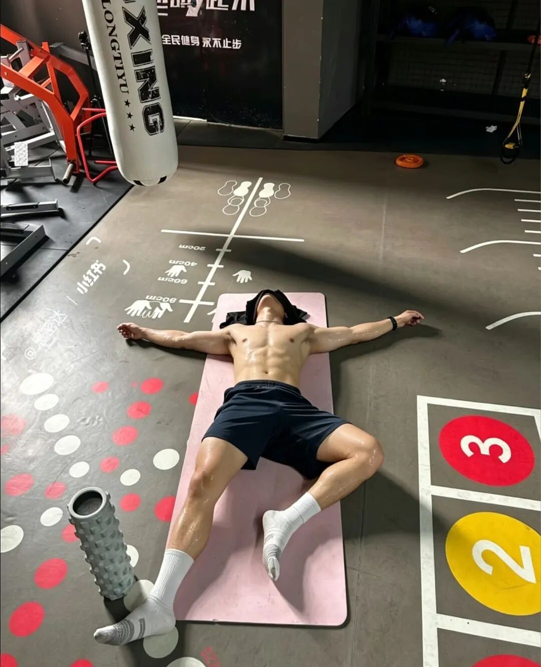 【帅哥】健身房187薄肌小狼狗，旁边哥们眼睛都看直了...（组图） - 11