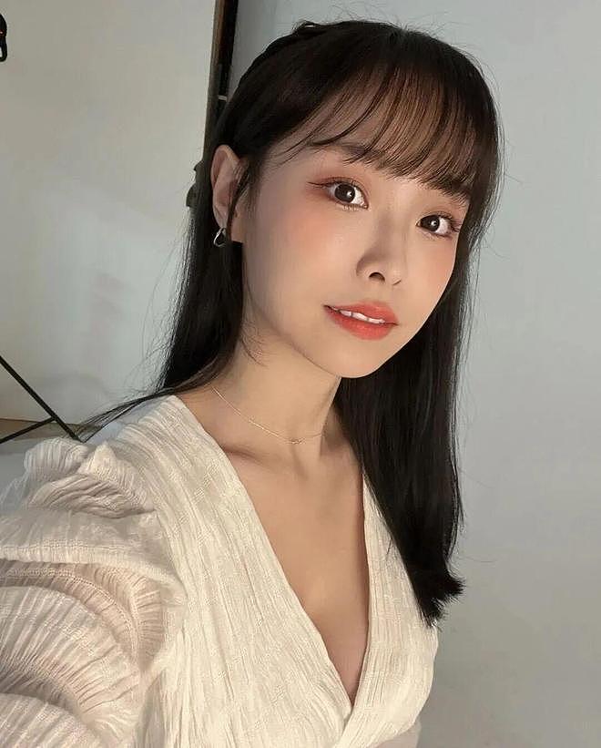 【美女】极品游戏女主播,巨有料,火辣身材,极致腰臀比(组图) - 17