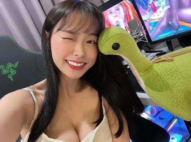 【美女】极品游戏女主播,巨有料,火辣身材,极致腰臀比(组图) - 18