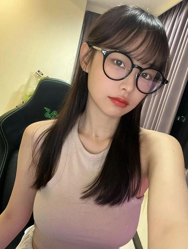 【美女】极品游戏女主播,巨有料,火辣身材,极致腰臀比(组图) - 11