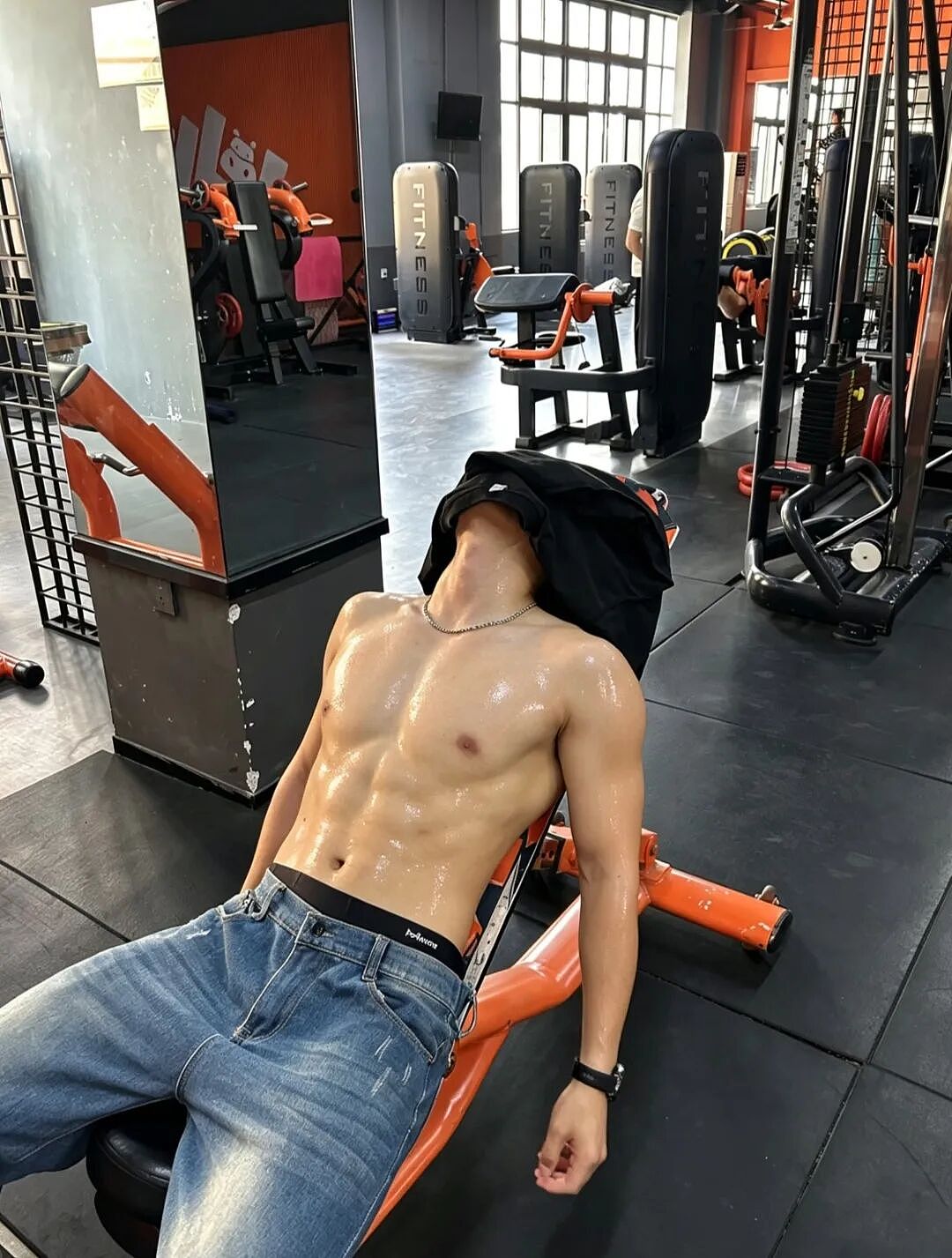 【帅哥】健身房187薄肌小狼狗，旁边哥们眼睛都看直了...（组图） - 12