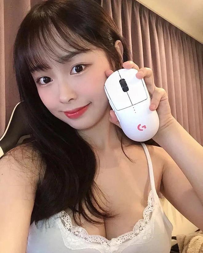 【美女】极品游戏女主播,巨有料,火辣身材,极致腰臀比(组图) - 20