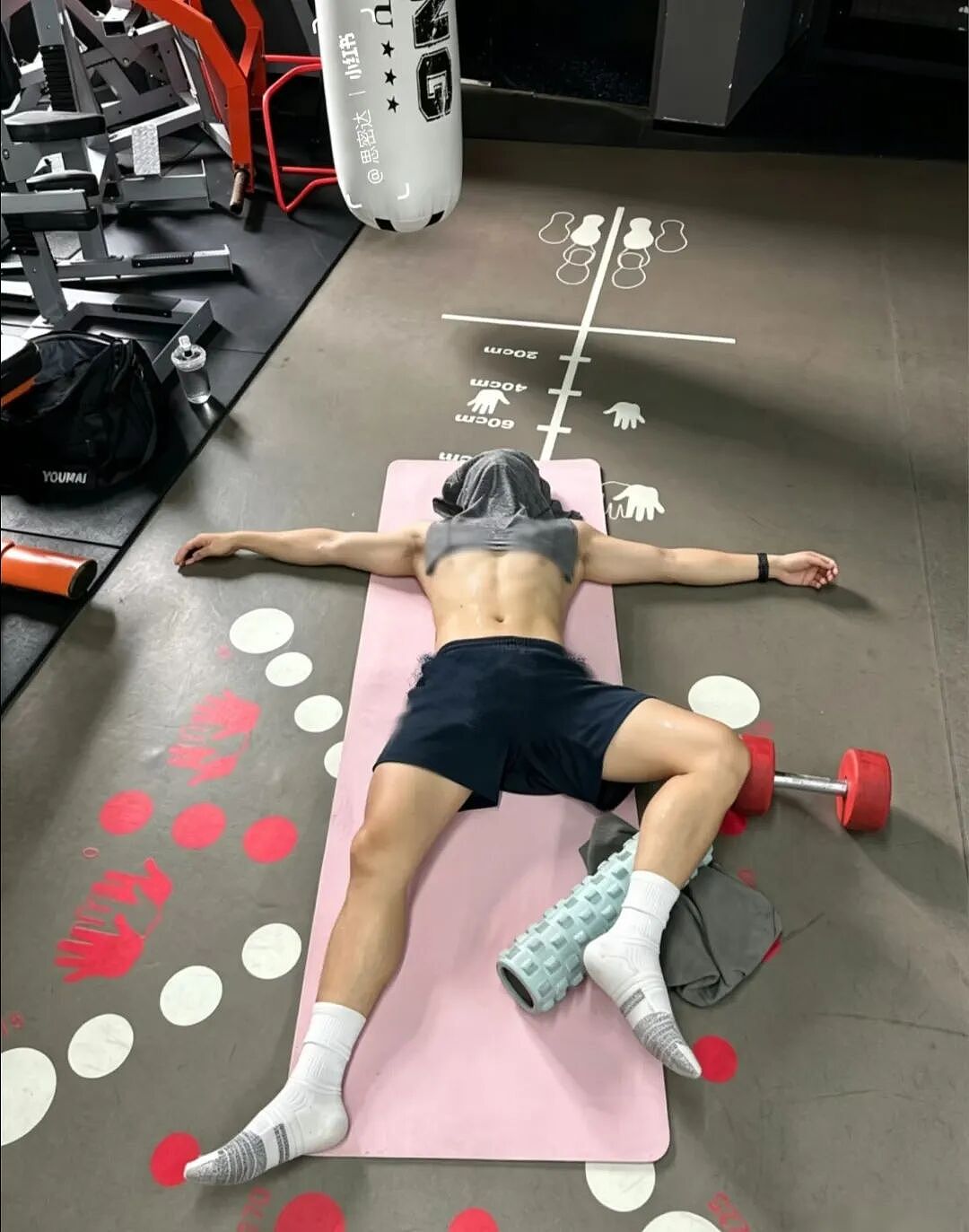 【帅哥】健身房187薄肌小狼狗，旁边哥们眼睛都看直了...（组图） - 6