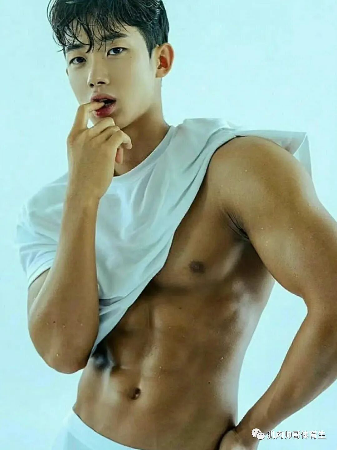 【帅哥】健身大男孩，肌肉帅哥体育生（组图） - 1
