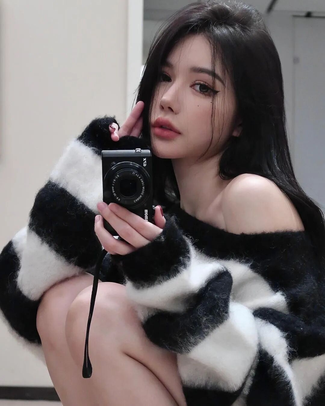 【美女】国产网红媛媛酱，精致五官，极致身材，韵味十足，让人心动（组图） - 1