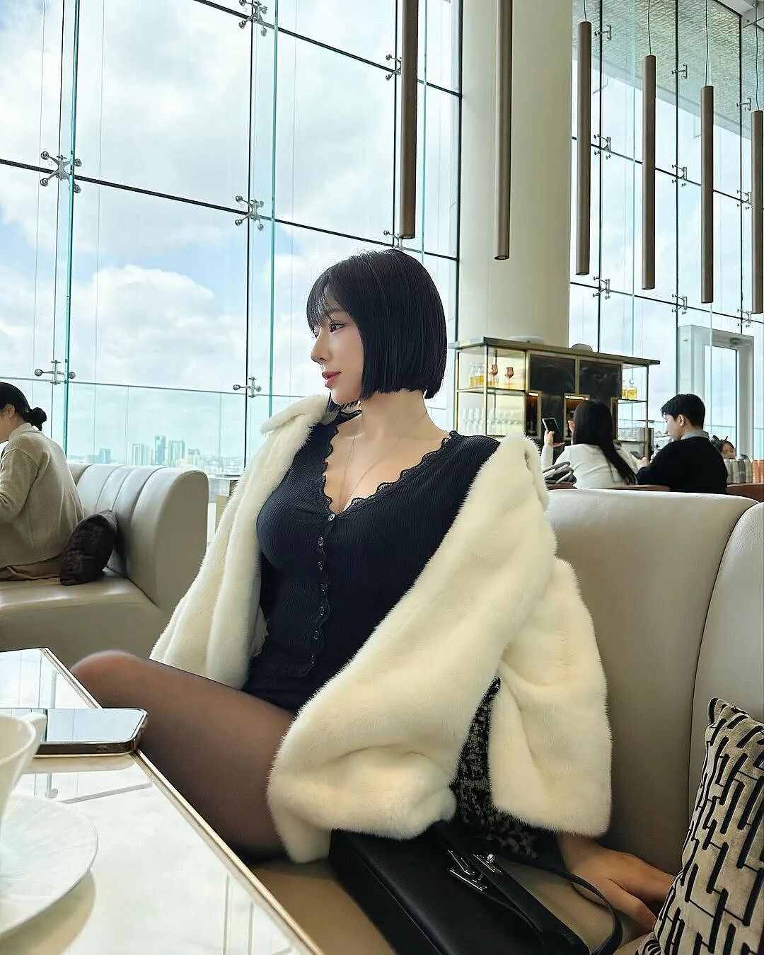 【美女】极品韩妹！完美腰臀比！身材太顶级！完全扛不住！（组图） - 21