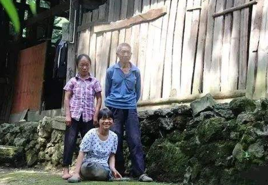 【情感】6岁失双腿,21岁失至亲,28岁丧偶,独自带俩娃的“无腿妈妈”走出最硬人生路(组图) - 3