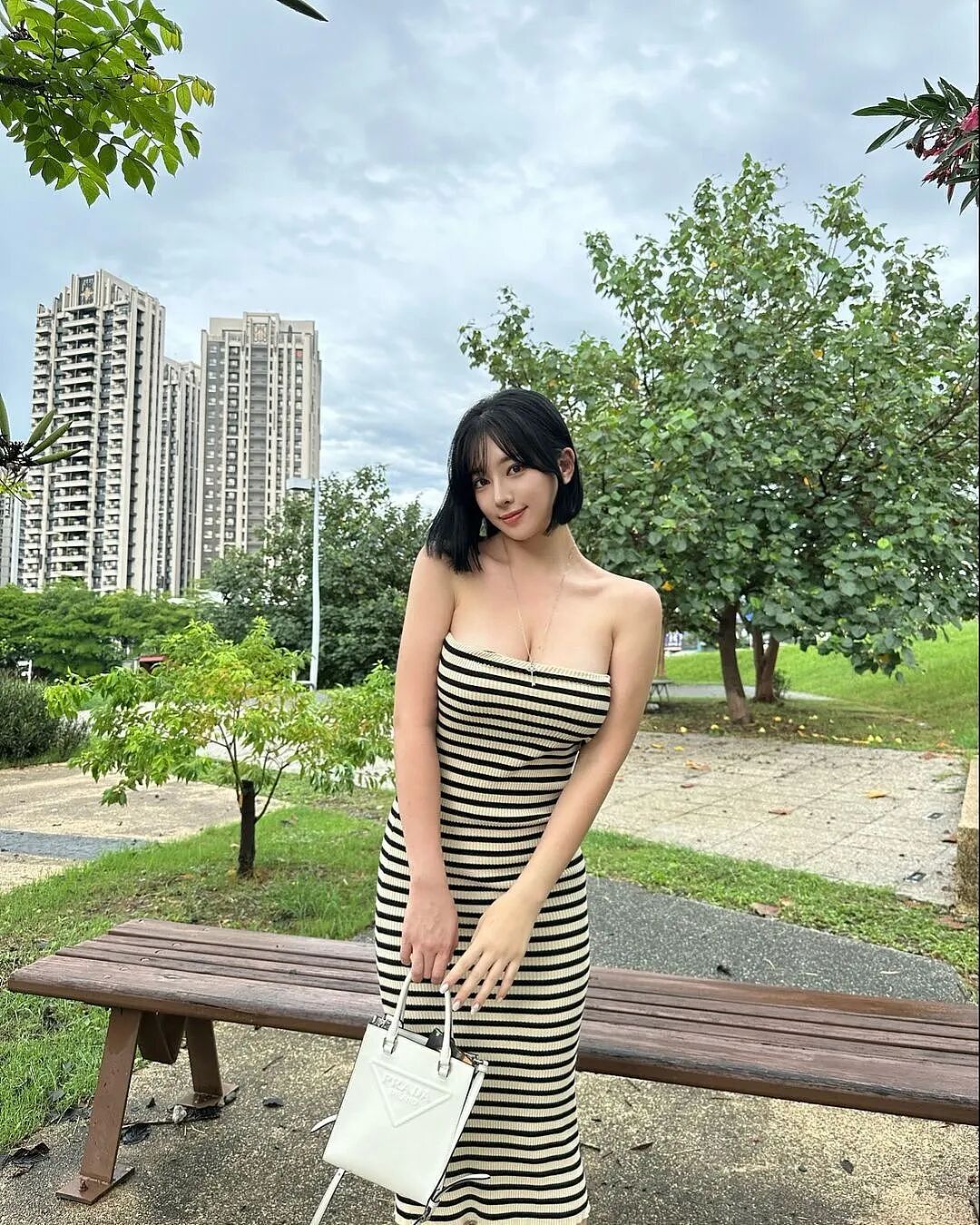 【美女】极品韩妹！完美腰臀比！身材太顶级！完全扛不住！（组图） - 4