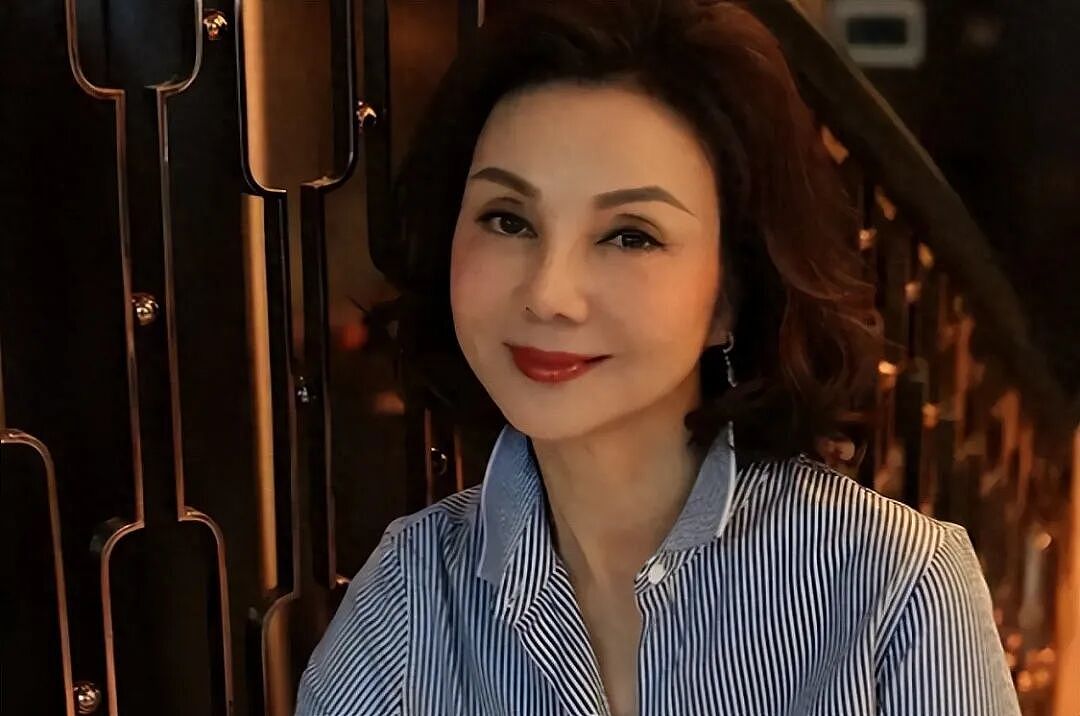 香港富豪给美国名校捐30亿！家族在中国年收租百亿，网民争吵不断（组图） - 2