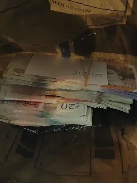 英国送货司机多年来私下帮学生代考代写，从中赚取利润200多万镑，住豪宅开豪车？！（组图） - 1
