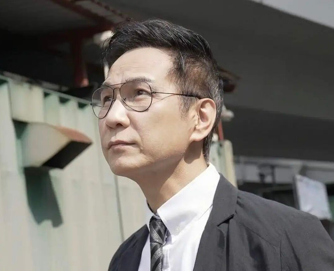惊!知名演员自曝:每天靠喝尿治抑郁!婚后和妻子坚持丁克至今(组图) - 5