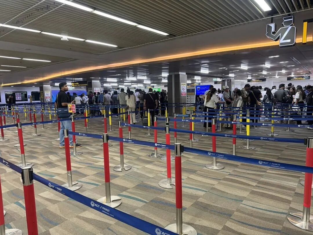 泰国被曝入境“黑色产业链”:中介1.2万泰铢“保过通关”、专坑中国游客!(组图) - 9