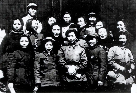 【情感】一生只有2日夫妻相守，长征路上失散，重逢已过47年，那场烽火姻缘，看哭无数人（组图） - 4