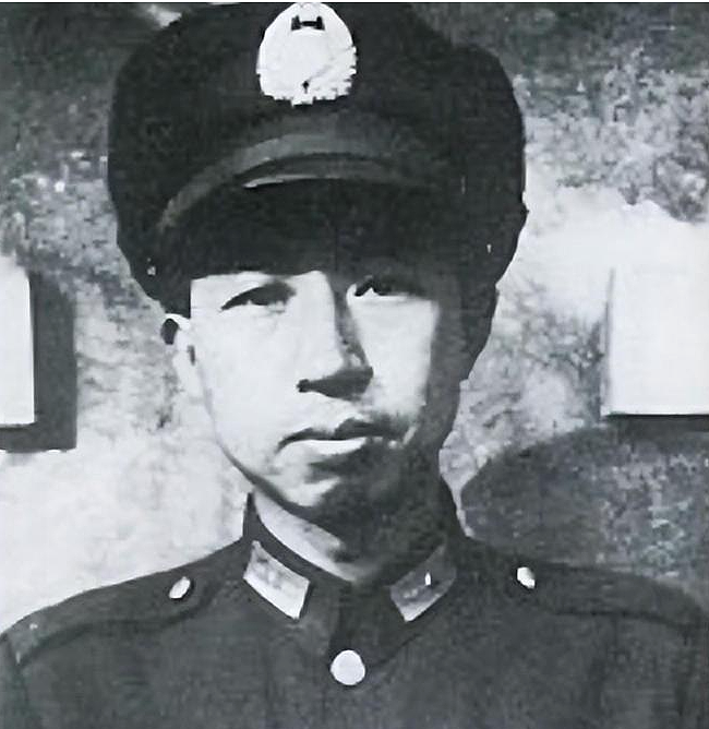 【情感】一生只有2日夫妻相守，长征路上失散，重逢已过47年，那场烽火姻缘，看哭无数人（组图） - 3