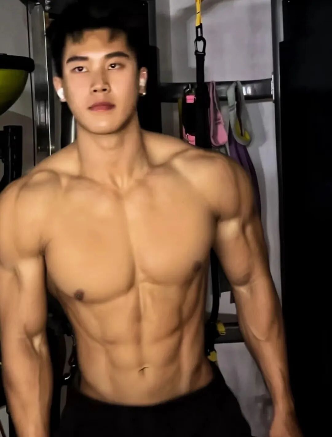 爆火推特的极品黑皮肌肉猛男,壮硕身材简直人形打桩机...(组图) - 6