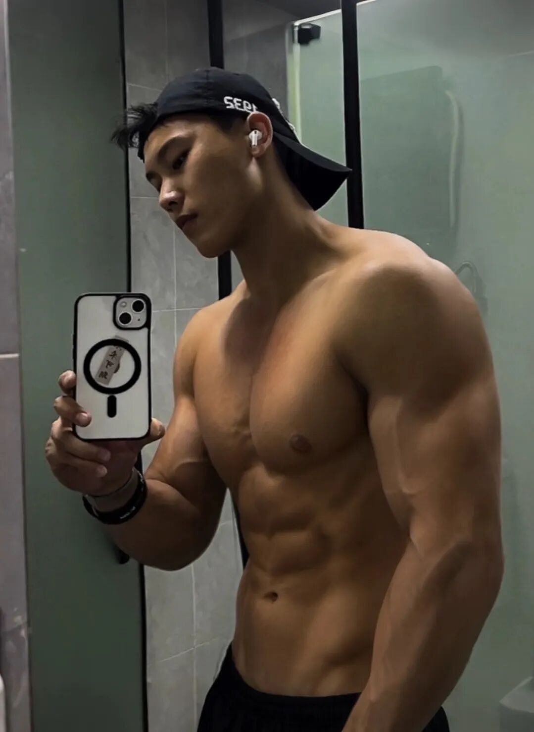 爆火推特的极品黑皮肌肉猛男,壮硕身材简直人形打桩机...(组图) - 7