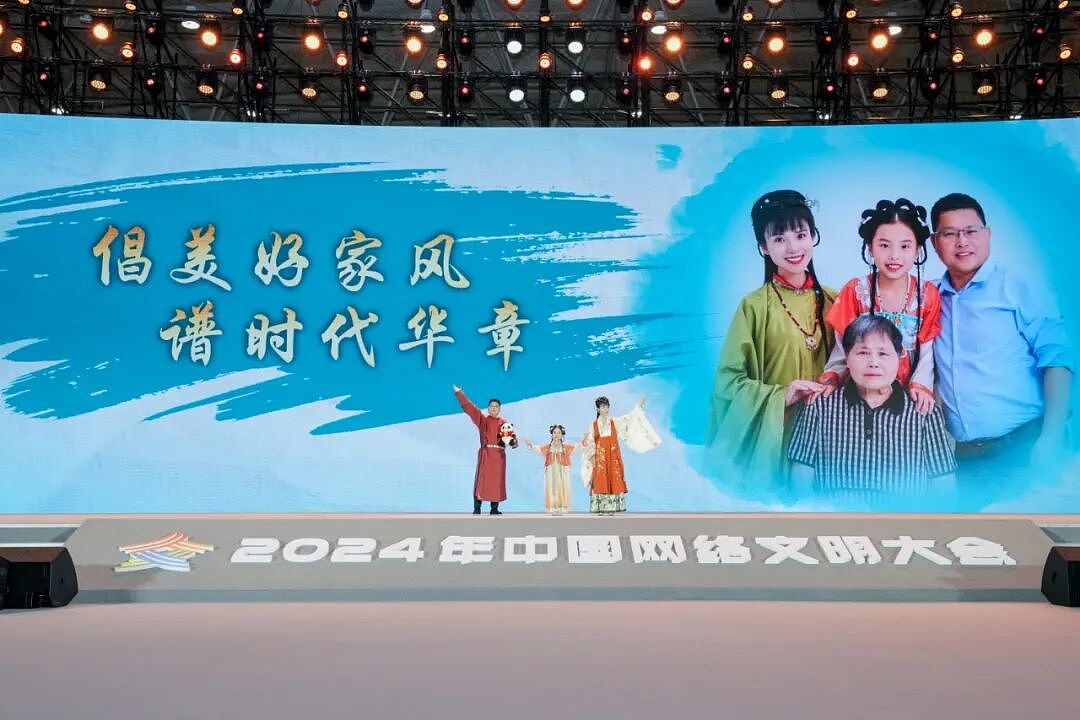 【情感】焦虑宝妈跳出鸡娃内卷,用手势舞带娃传承千年诗词文化,坐拥千万粉丝,百万海外粉丝慕名追随(组图) - 6