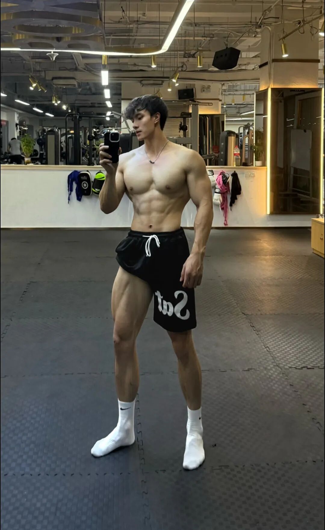 【帅哥】189极品白袜痞帅肌肉猛男,打桩机身材太诱人...(组图) - 8