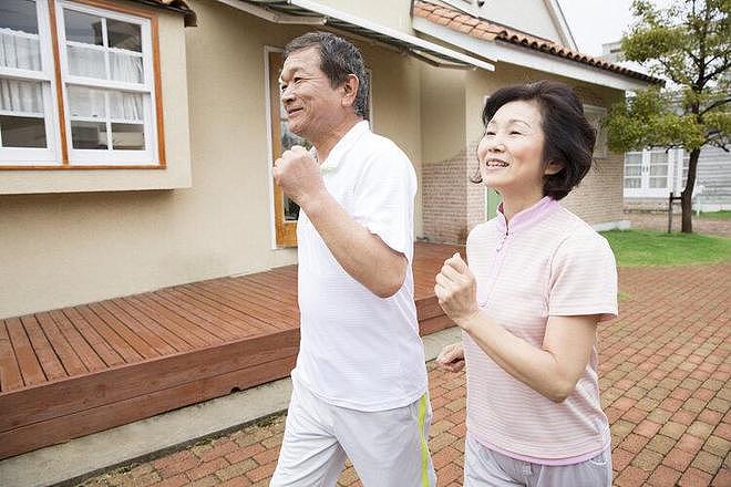 【健康】年龄越大越要少锻炼?医生建议:年过60岁,尽量避免5种减寿行为(组图) - 3