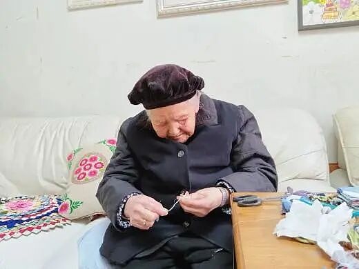 【情感】105岁唯一健在长征女红军，14岁参军，15岁爬雪山冻掉脚趾，半生隐于乡野，活成世纪传奇（组图） - 17