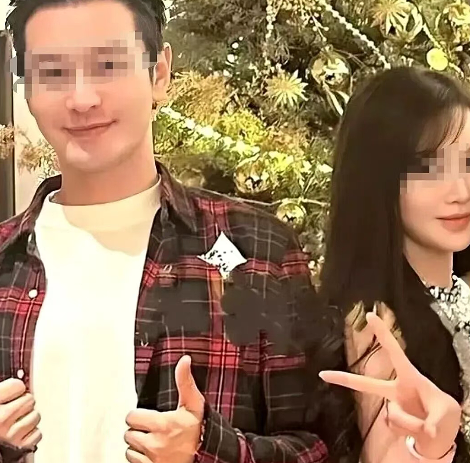 热搜!黄晓明深夜与长发美女同车转场KTV,女方身材高挑颜值出众,撞脸前任(组图) - 5