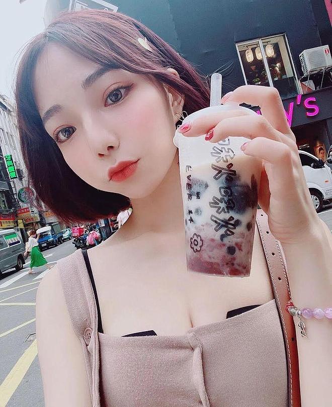 【美女】美女身材性感，曲线优美，肤白水嫩十分诱人，这谁顶得住啊（组图） - 3