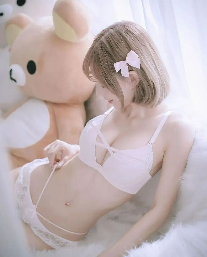 【美女】美女身材性感，曲线优美，肤白水嫩十分诱人，这谁顶得住啊（组图） - 17