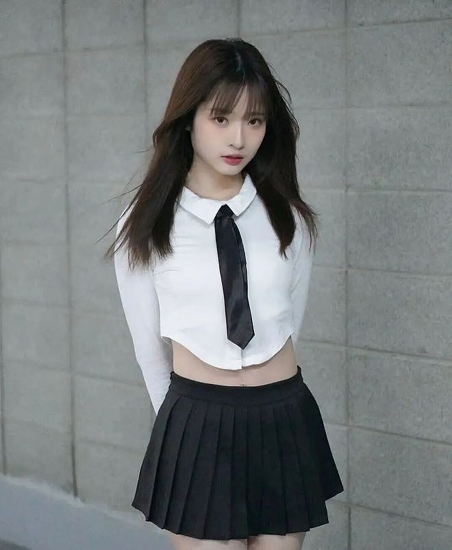 【美女】双马尾啦啦妹子,甜美长相,身材火辣,狠狠戳中审美?(组图) - 9