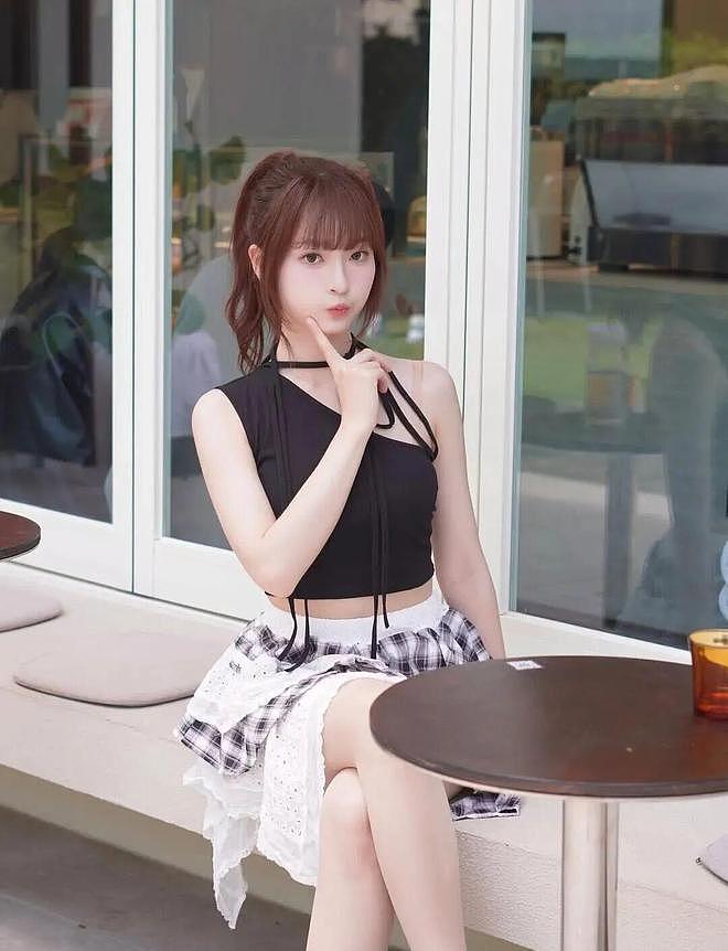 【美女】双马尾啦啦妹子,甜美长相,身材火辣,狠狠戳中审美?(组图) - 4