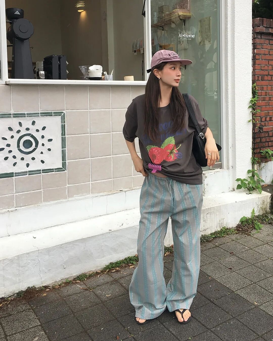 【时尚】ins高赞穿搭合集|为什么有些女生穿得简单,却总让人忍不住多看两眼?(组图) - 34