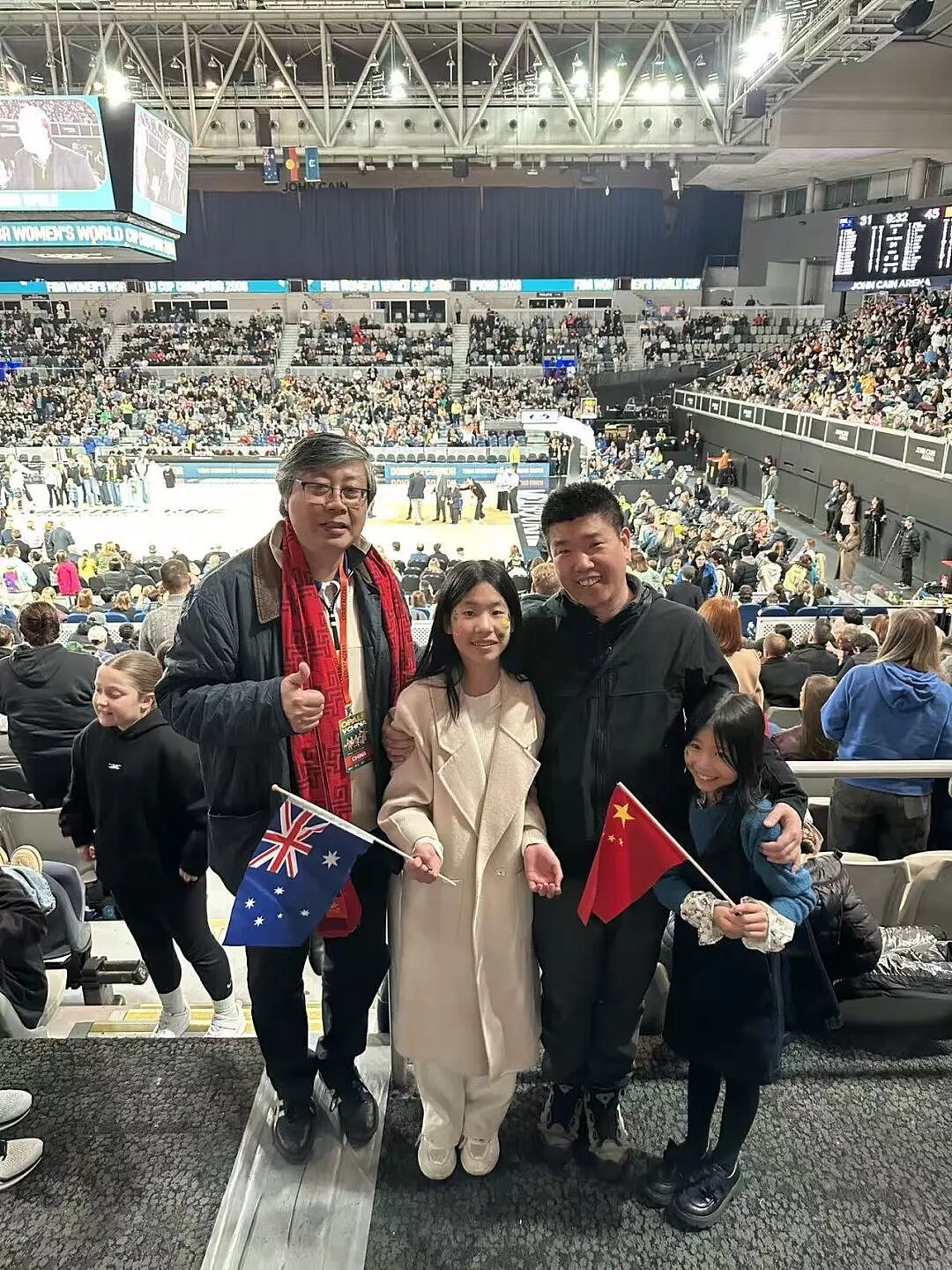 篮爆墨尔本!澳中篮协百人啦啦队助威中国女篮(组图) - 13
