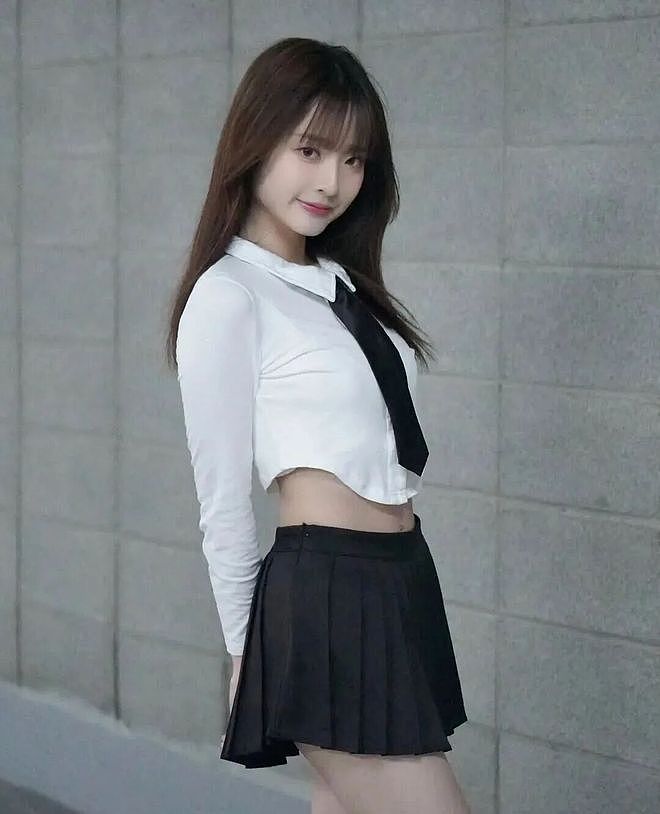 【美女】双马尾啦啦妹子,甜美长相,身材火辣,狠狠戳中审美?(组图) - 10
