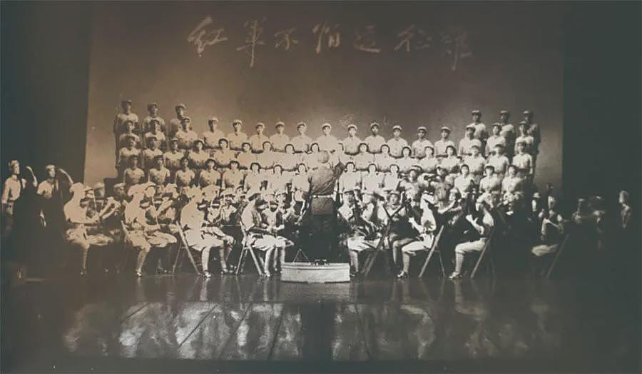 【情感】长征最小红军女战士,11岁爬雪山过草地,嫁给开国上将,写下传世经典《长征组歌》(组图) - 17