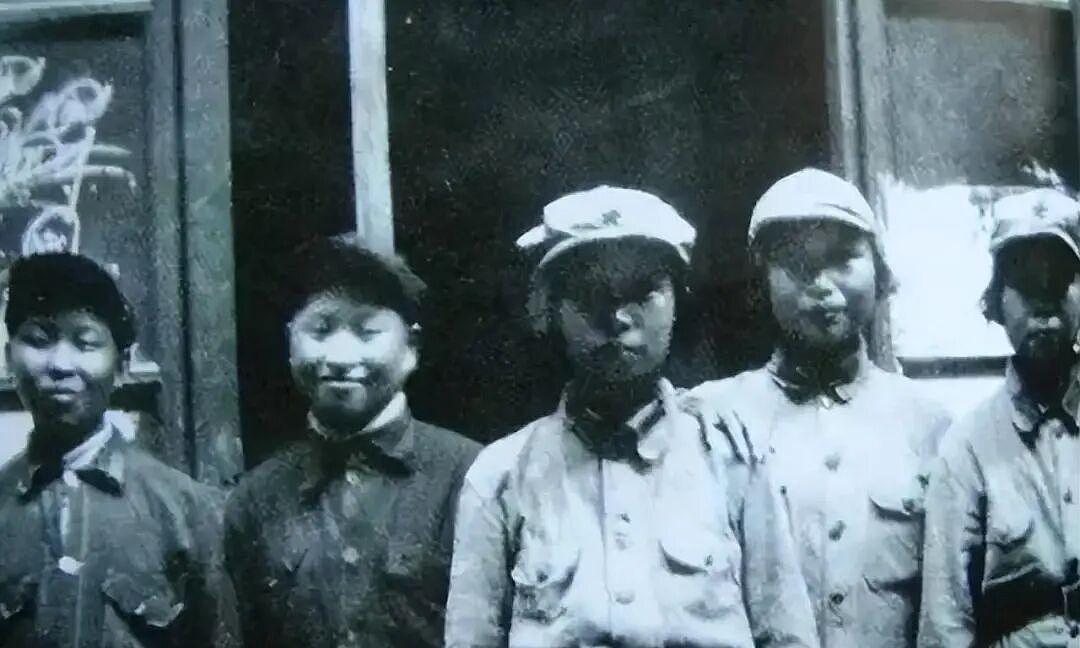 【情感】长征最小红军女战士,11岁爬雪山过草地,嫁给开国上将,写下传世经典《长征组歌》(组图) - 4